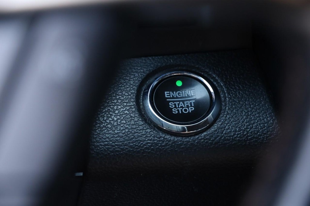 Ford F-150 Vehicle Full-screen Gallery Image 14
