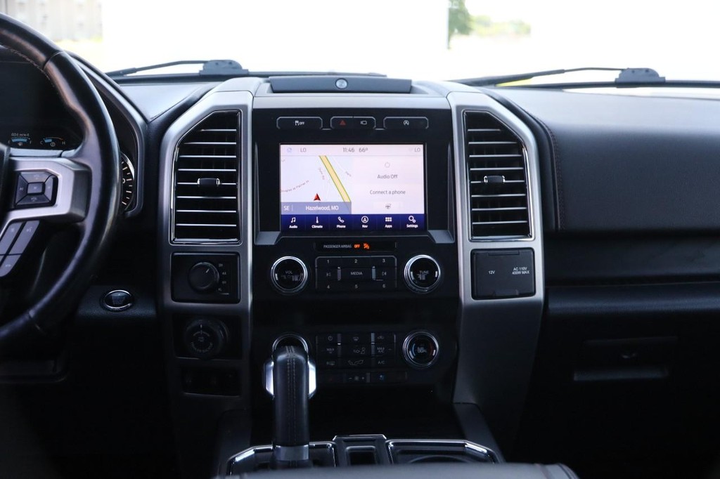 Ford F-150 Vehicle Full-screen Gallery Image 24