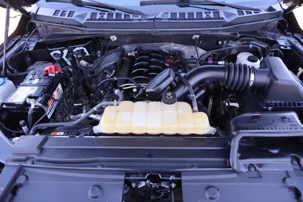 Ford F-150 Vehicle Full-screen Gallery Image 27