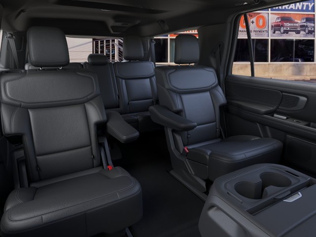 Ford Expedition Max Vehicle Full-screen Gallery Image 11
