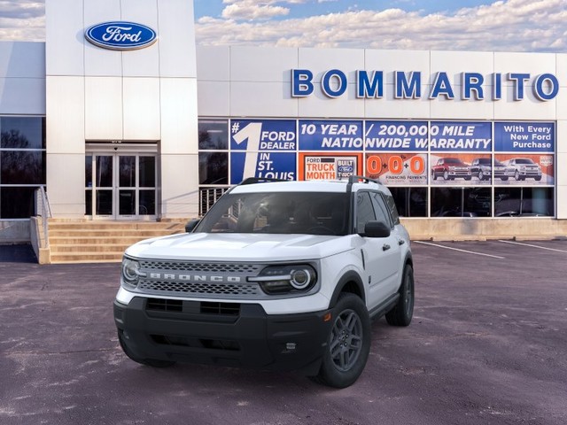 Ford Bronco Sport Vehicle Full-screen Gallery Image 2