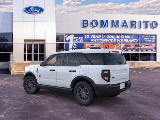 Ford Bronco Sport Vehicle Full-screen Gallery Image 4