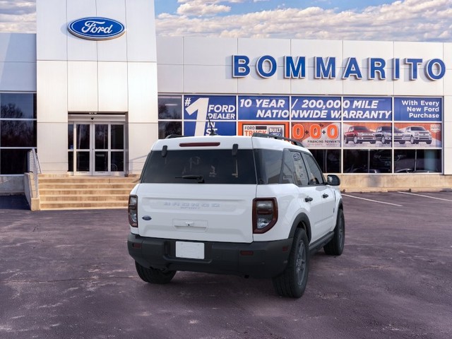 Ford Bronco Sport Vehicle Full-screen Gallery Image 8