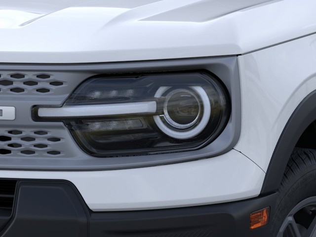 Ford Bronco Sport Vehicle Full-screen Gallery Image 18