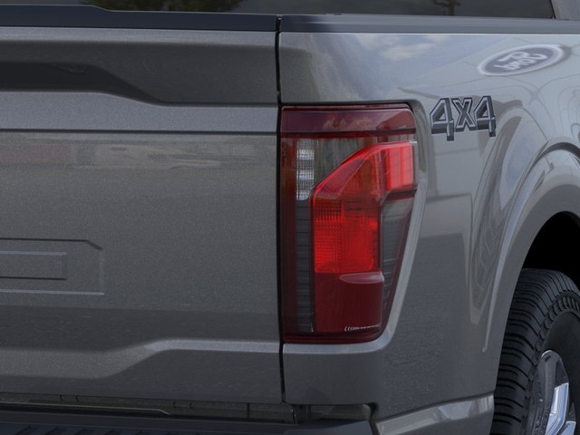 Ford F-150 Vehicle Full-screen Gallery Image 21