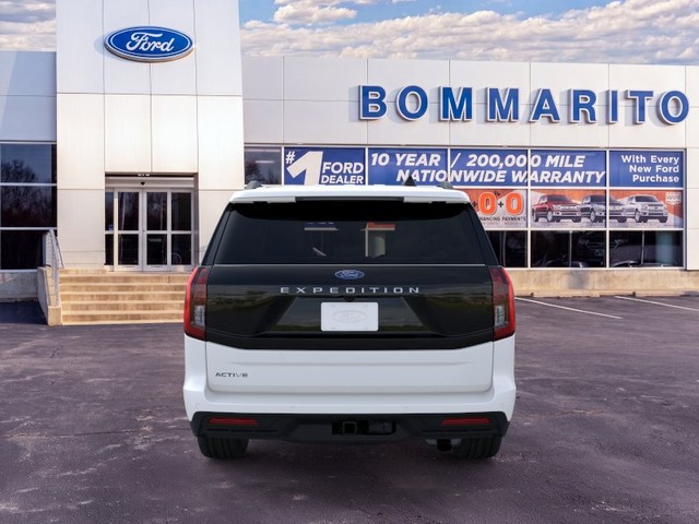 Ford Expedition Vehicle Full-screen Gallery Image 5