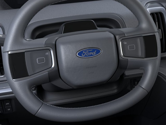 Ford Expedition Vehicle Full-screen Gallery Image 12