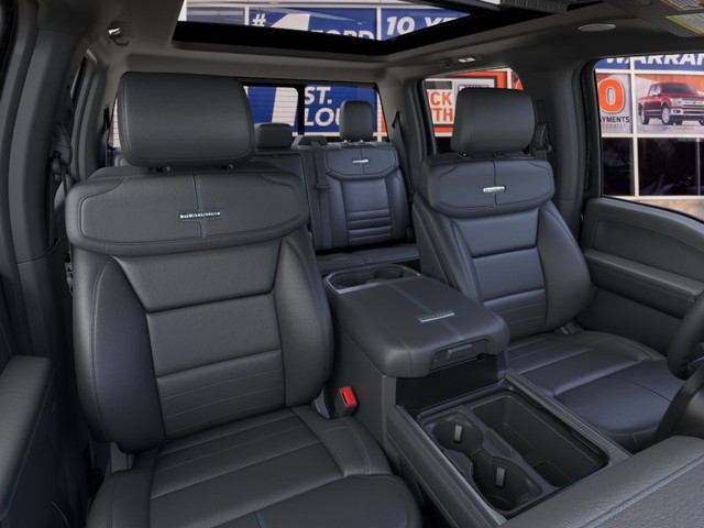 Ford Super Duty F-350 SRW Vehicle Image 10