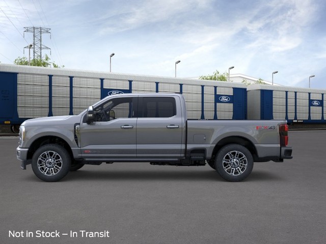 Ford Super Duty F-250 SRW Vehicle Full-screen Gallery Image 3