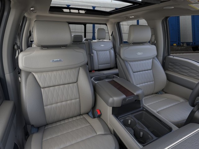 Ford Super Duty F-250 SRW Vehicle Full-screen Gallery Image 10