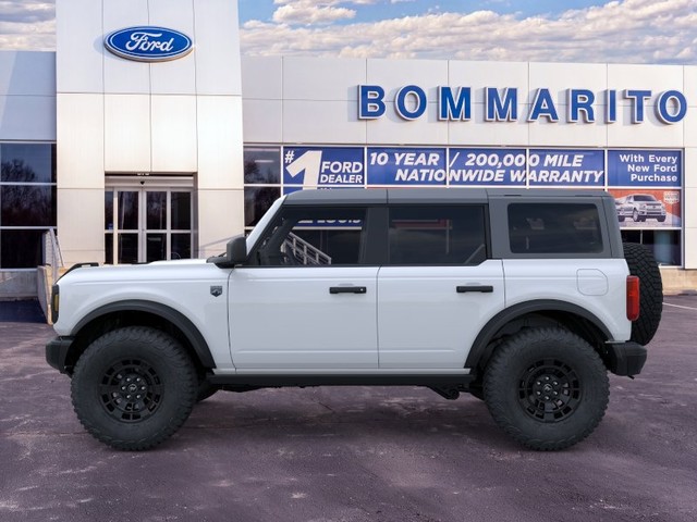 Ford Bronco Vehicle Full-screen Gallery Image 3