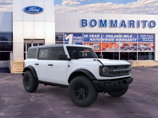 Ford Bronco Vehicle Full-screen Gallery Image 7