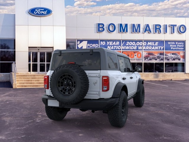 Ford Bronco Vehicle Full-screen Gallery Image 8