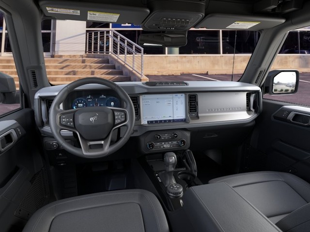 Ford Bronco Vehicle Full-screen Gallery Image 9
