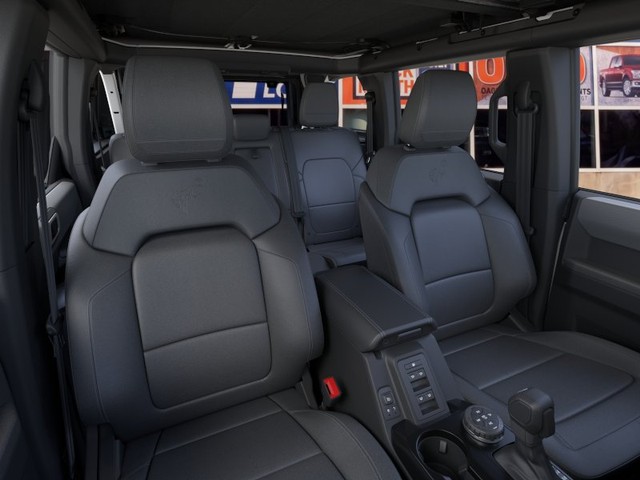 Ford Bronco Vehicle Full-screen Gallery Image 10