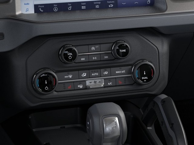 Ford Bronco Vehicle Full-screen Gallery Image 16