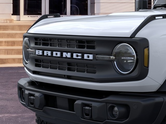Ford Bronco Vehicle Full-screen Gallery Image 19