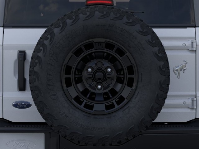 Ford Bronco Vehicle Full-screen Gallery Image 24