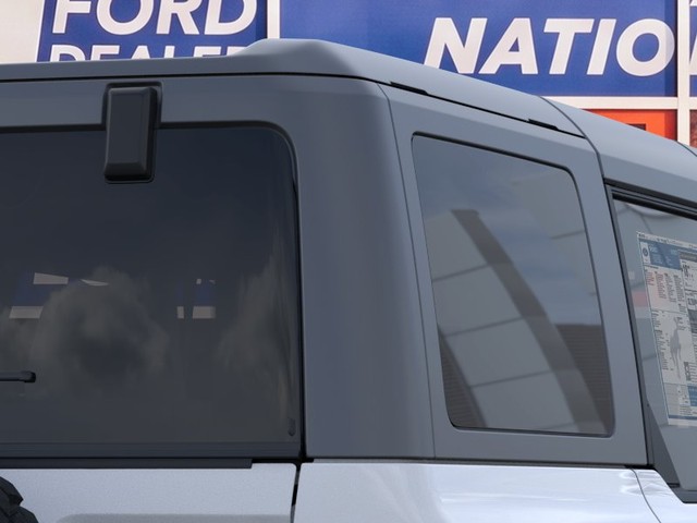 Ford Bronco Vehicle Full-screen Gallery Image 25