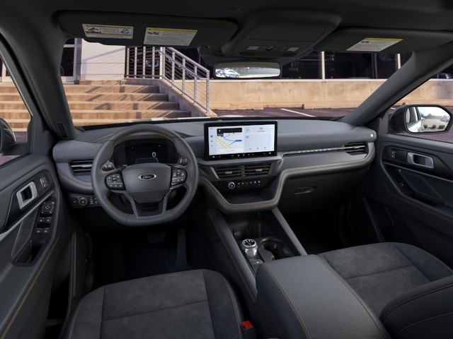 Ford Explorer Vehicle Full-screen Gallery Image 9