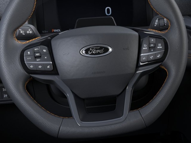 Ford Explorer Vehicle Full-screen Gallery Image 12