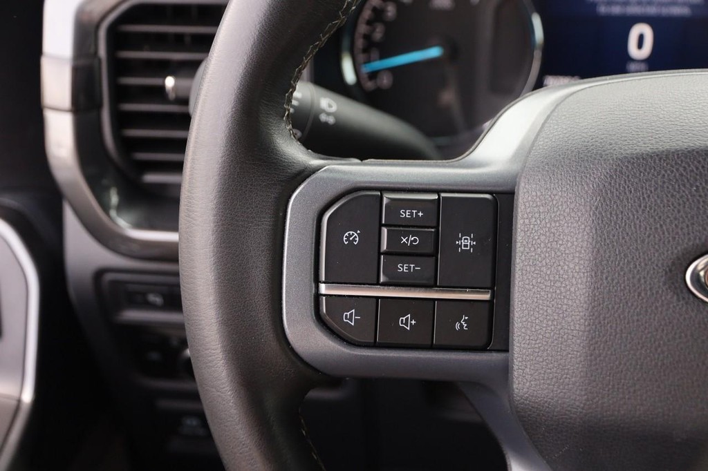 Ford F-150 Vehicle Full-screen Gallery Image 11