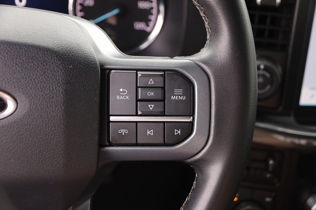 Ford F-150 Vehicle Full-screen Gallery Image 12