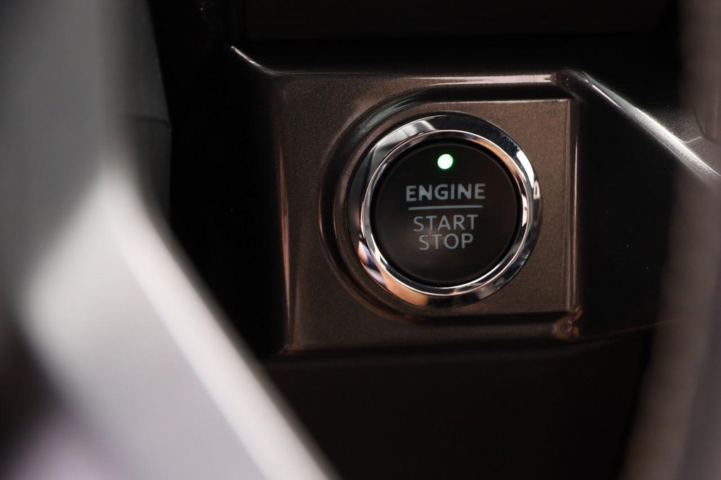 Ford F-150 Vehicle Full-screen Gallery Image 14