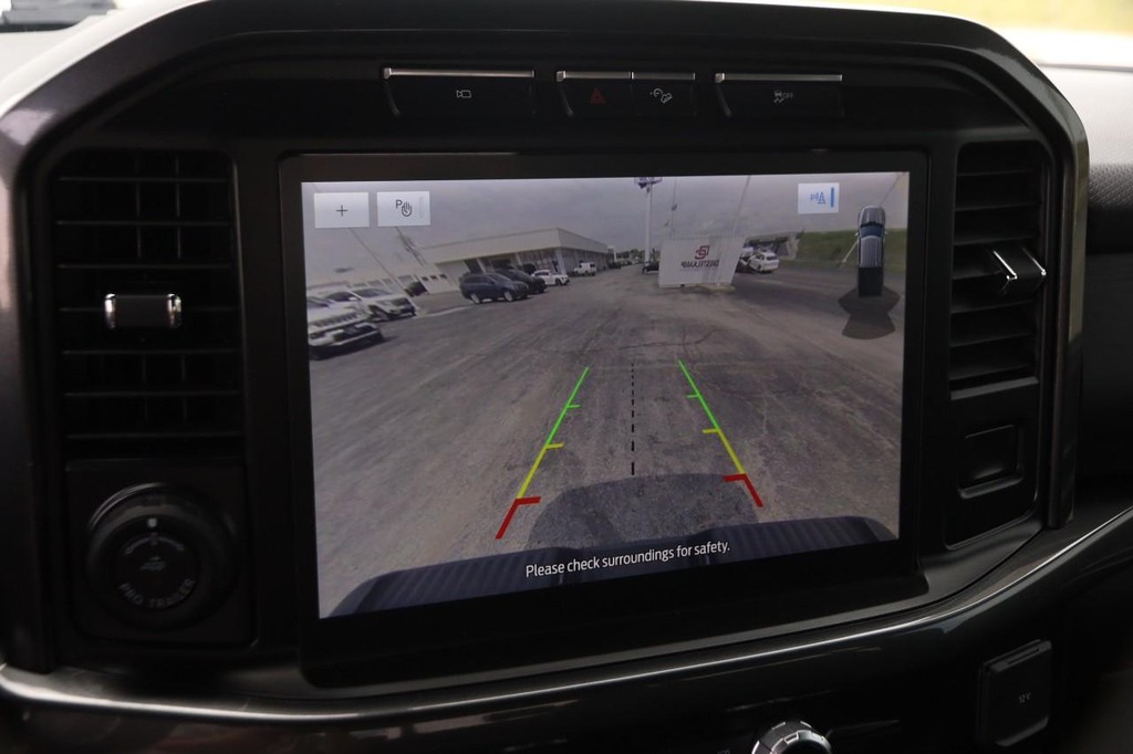 Ford F-150 Vehicle Full-screen Gallery Image 18
