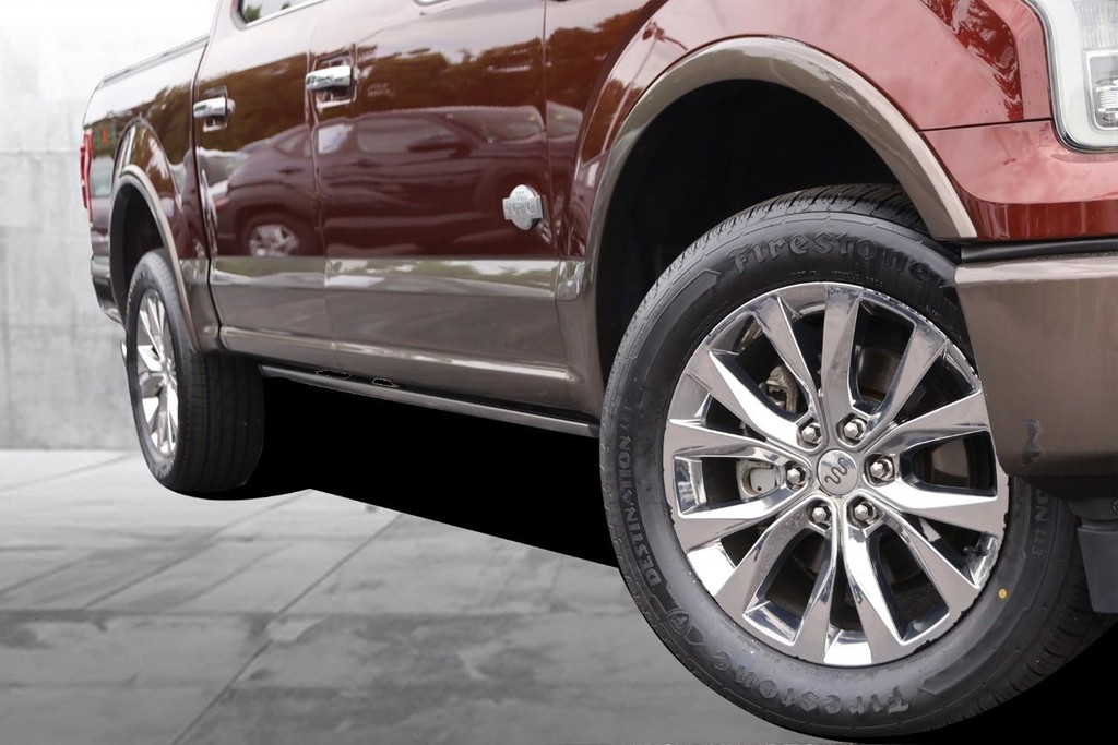 Ford F-150 Vehicle Full-screen Gallery Image 3