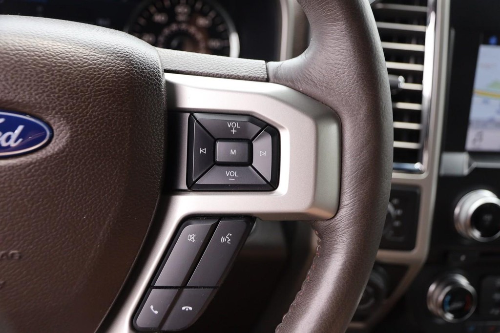 Ford F-150 Vehicle Full-screen Gallery Image 12