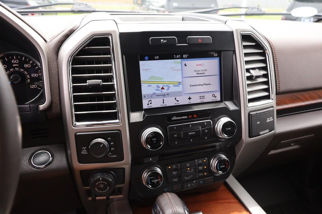 Ford F-150 Vehicle Full-screen Gallery Image 15