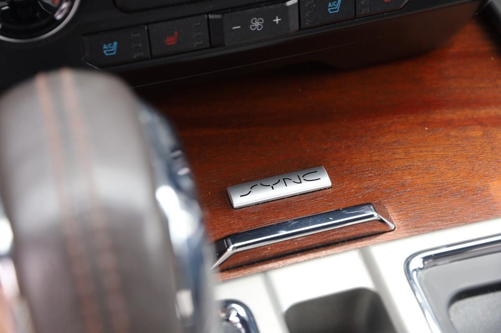 Ford F-150 Vehicle Full-screen Gallery Image 20