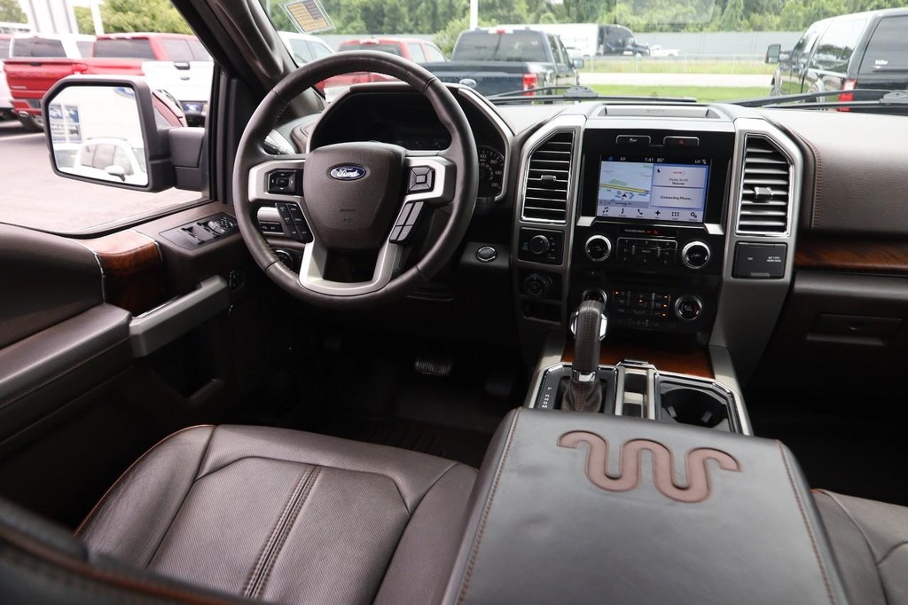 Ford F-150 Vehicle Full-screen Gallery Image 23