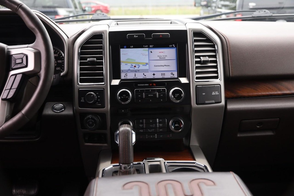 Ford F-150 Vehicle Full-screen Gallery Image 25