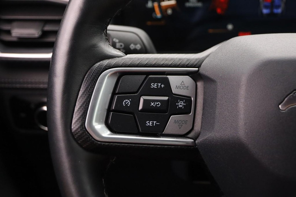 Ford Mustang Vehicle Full-screen Gallery Image 11