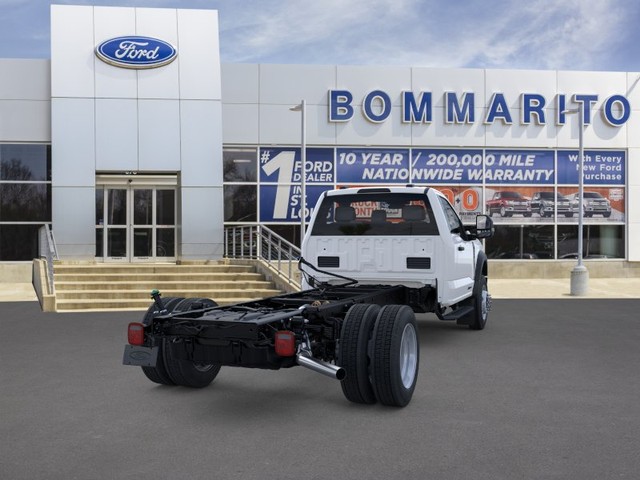 Ford Super Duty F-550 DRW Vehicle Full-screen Gallery Image 8