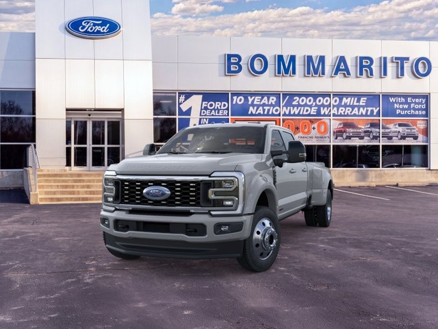 Ford Super Duty F-450 DRW Vehicle Image 02