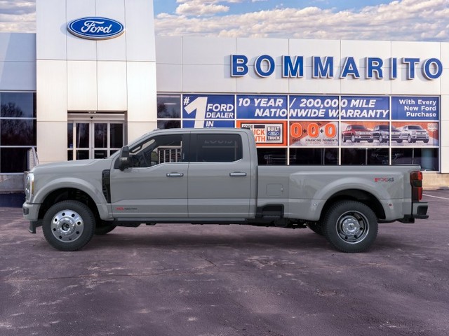 Ford Super Duty F-450 DRW Vehicle Image 03