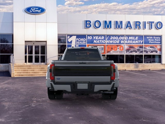 Ford Super Duty F-450 DRW Vehicle Image 05