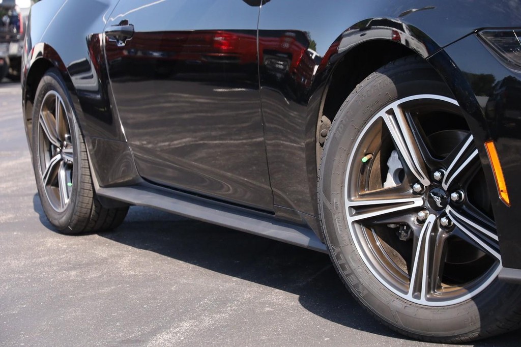 Ford Mustang Vehicle Image 03
