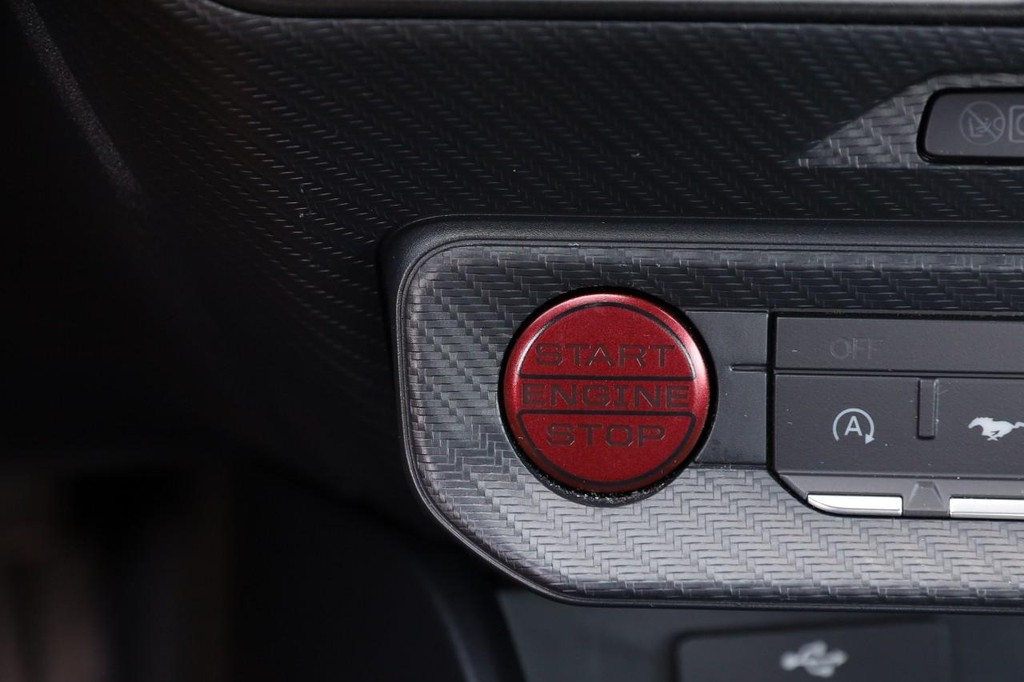 Ford Mustang Vehicle Image 14