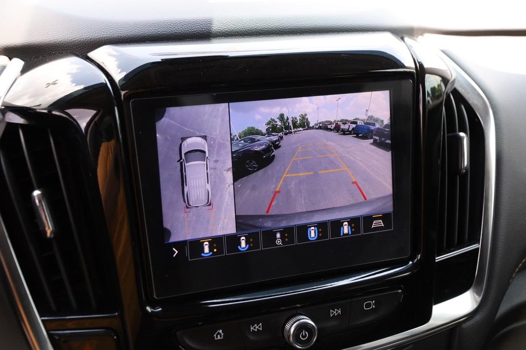 Chevrolet Traverse Vehicle Full-screen Gallery Image 38