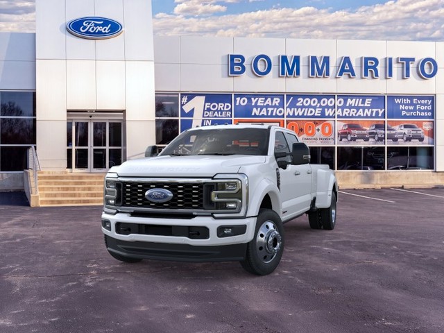Ford Super Duty F-450 DRW Vehicle Image 02
