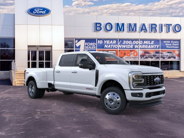 Ford Super Duty F-450 DRW Vehicle Image 07