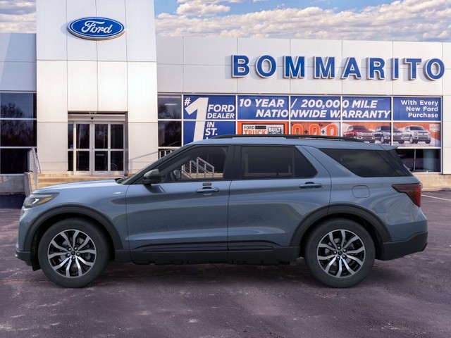 Ford Explorer Vehicle Full-screen Gallery Image 3