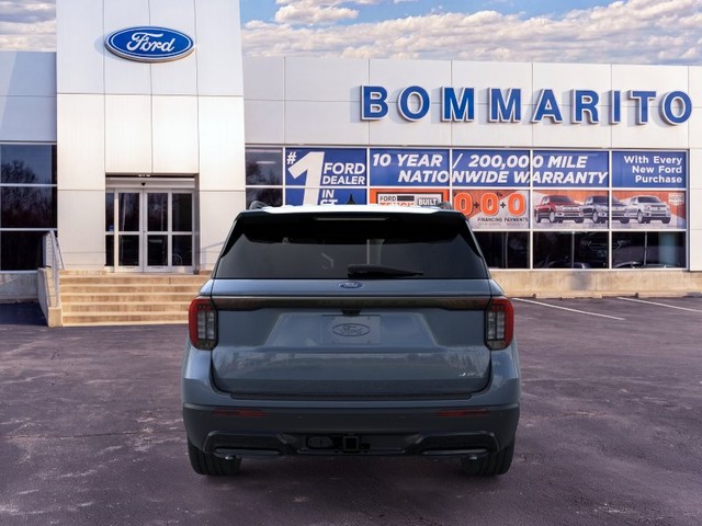 Ford Explorer Vehicle Full-screen Gallery Image 5