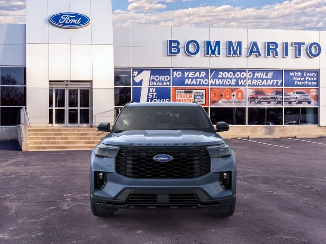 Ford Explorer Vehicle Full-screen Gallery Image 6