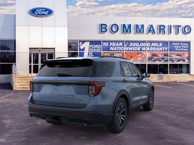 Ford Explorer Vehicle Full-screen Gallery Image 8