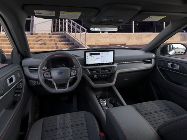 Ford Explorer Vehicle Full-screen Gallery Image 9
